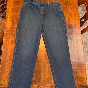 Gloria Vanderbilt dark wash “Amanda” straight leg jeans, size 16 Average
